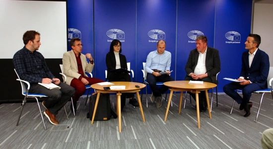 IJS: Stičišče