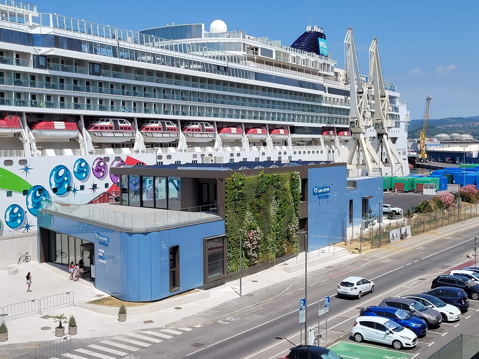 Dujič: Montažna gradnja: potniški terminal Luke Loper