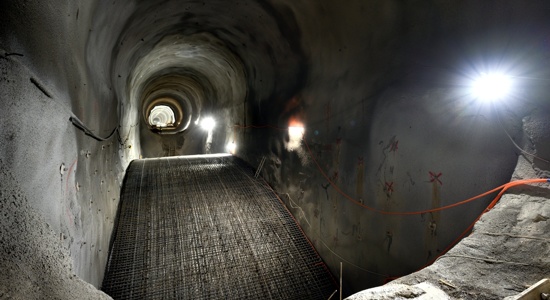 Elea iC: Drugi tir železniške proge Divača–Koper Premoščanje kraških jam v predoru Beka